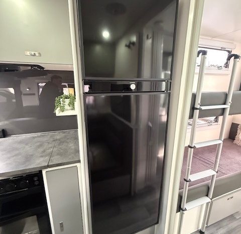 2024 Seascape Caravans 21′ Trailrunner Family full
