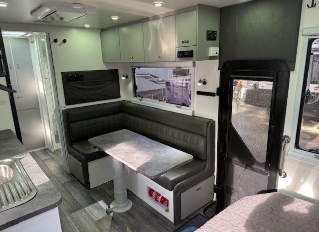 2024 Seascape Caravans 21′ Trailrunner Family full
