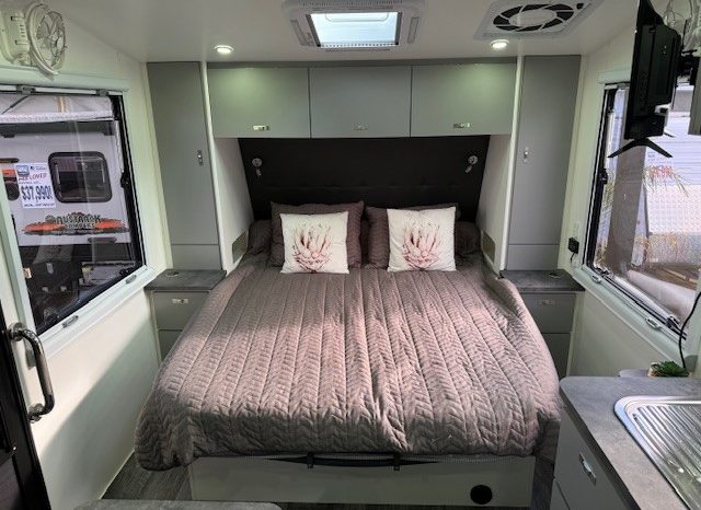 2024 Seascape Caravans 21′ Trailrunner Family full