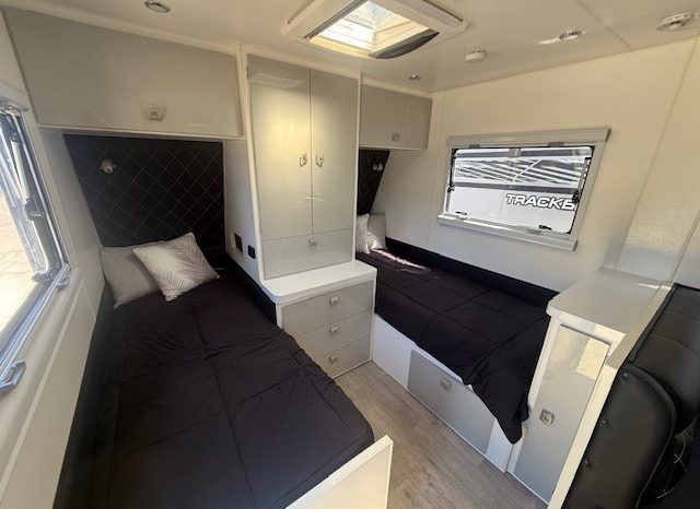 2020 Design RV Forerunner 19′ Single Beds full