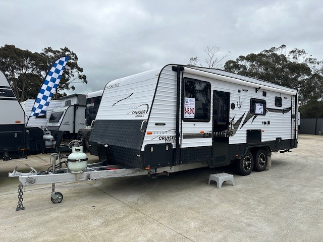 2016 Essential Caravans Cruiser Family 22′