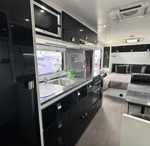 2016 Essential Caravans Cruiser Family 22′ full