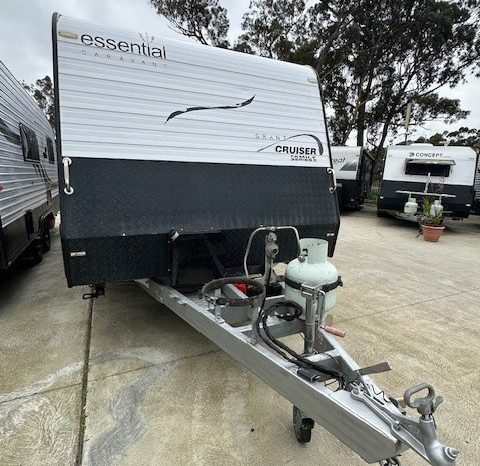 2016 Essential Caravans Cruiser Family 22′ full