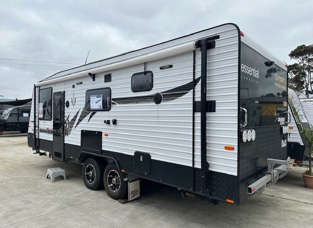 2016 Essential Caravans Cruiser Family 22′ full
