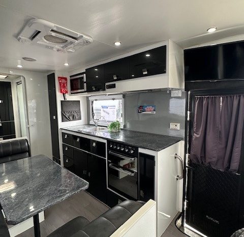 2016 Essential Caravans Cruiser Family 22′ full