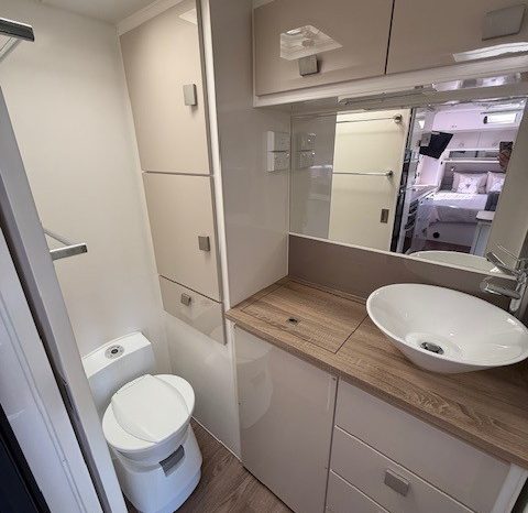2023 Essential Caravans Outlander Semi Off Road 20’6″ full