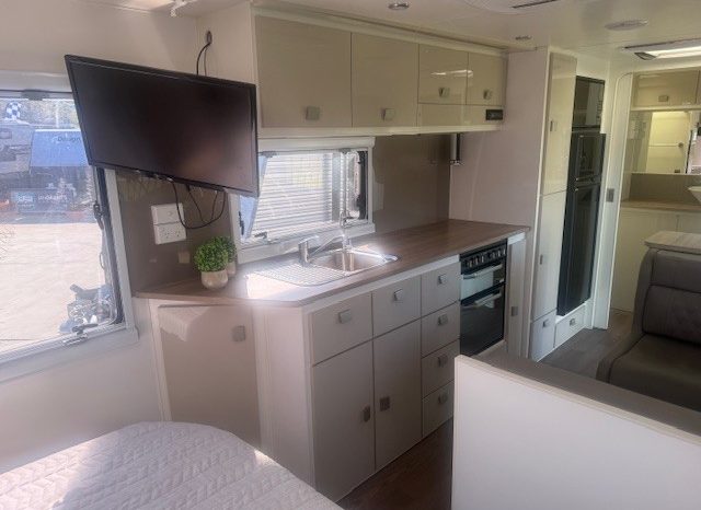 2023 Essential Caravans Outlander Semi Off Road 20’6″ full