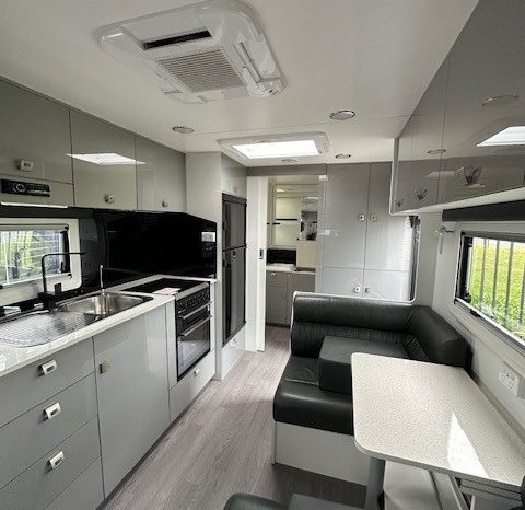 2017 Franklin Caravans X-Factor 21′ full