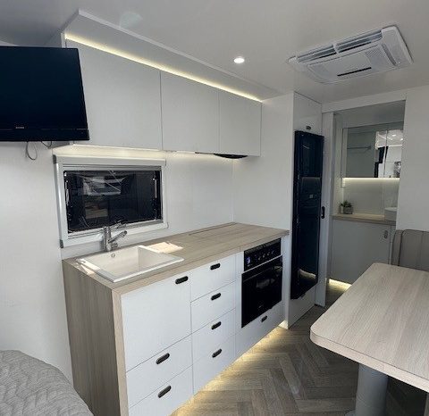 2026 Drive RV XU1 17’10” Design 1 Cafe full